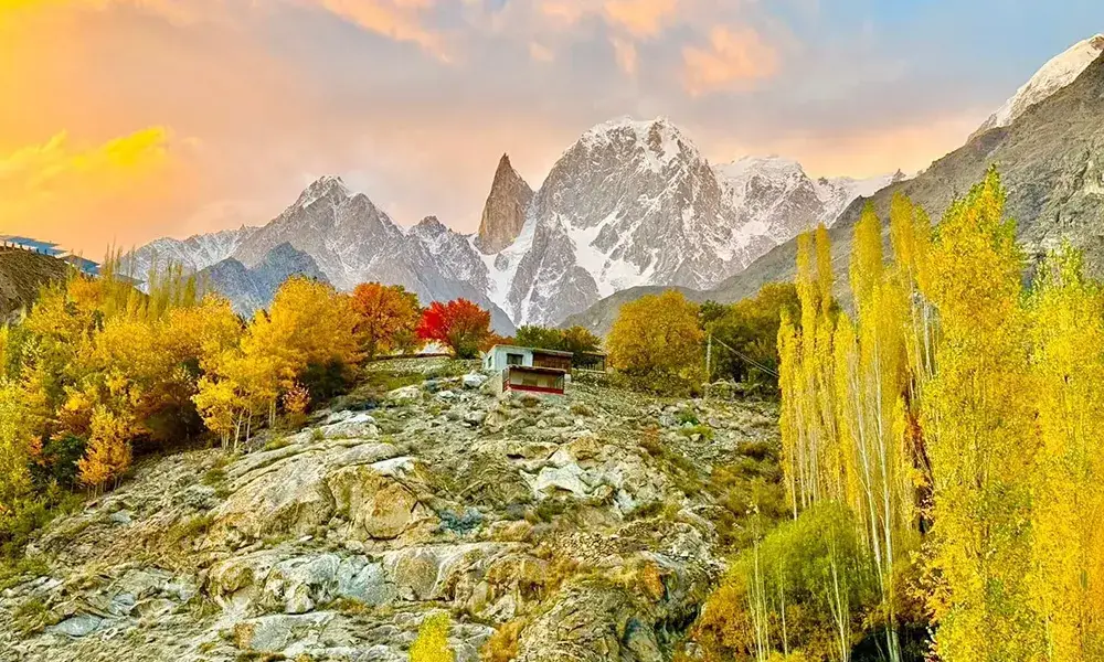 AMAZING LUXURY NORTHERN PAKISTAN AUTUMNbr (ชมสีเหลือง ใบไม้เปลี่ยนสี)